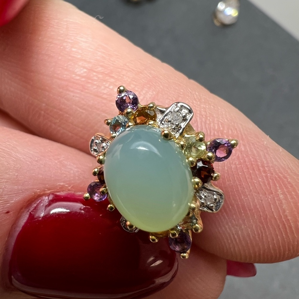 Elegant 14K yellow gold multi-gemstone pendant charm - Picture 14 of 15